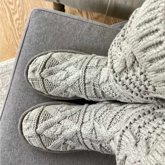 Ugg Kalla Seal Grey Boots Fits 7- 7.5 - Picture 3 of 5